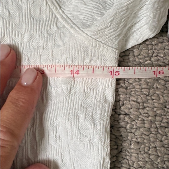 Lululemon long sleeve top - Picture 7 of 8